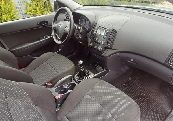 Hyundai I30 cena 15900 przebieg: 214000, rok produkcji 2009 z Bieżuń małe 137